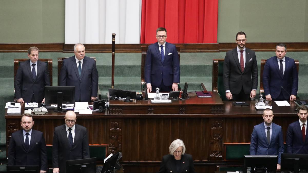 Minuta ciszy w Sejmie. Upamiętniono Iwonę Śledzińską-Katarasińską i Teresę Jasztal