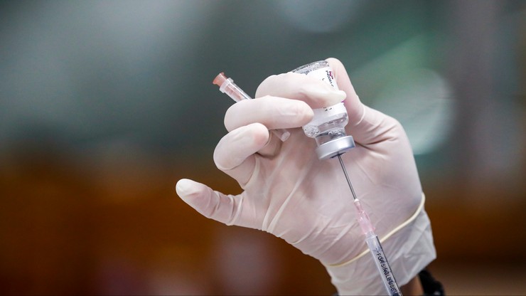 Będzie trzecia dawka szczepionki? W tych krajach już ją podają