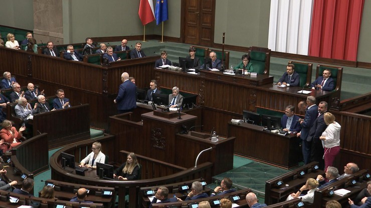 Trzy projekty rządowe. Będzie pilne posiedzenie Sejmu