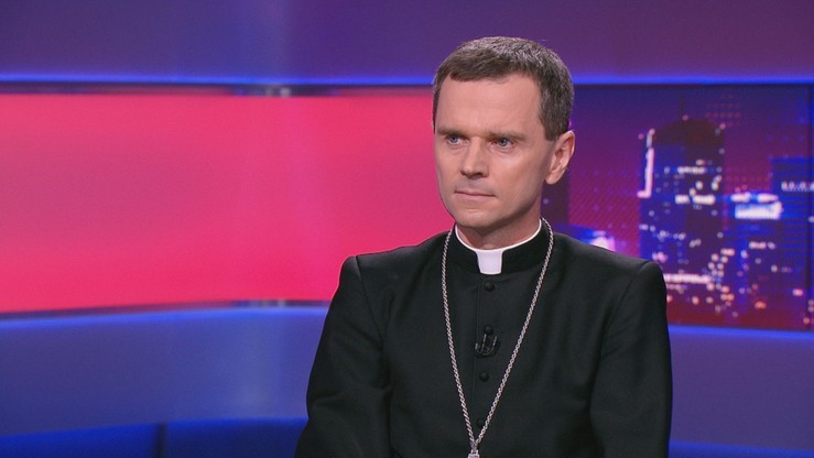 Biskup Milewski: chora ideologia LGBT uderza w tradycyjną rodzinę