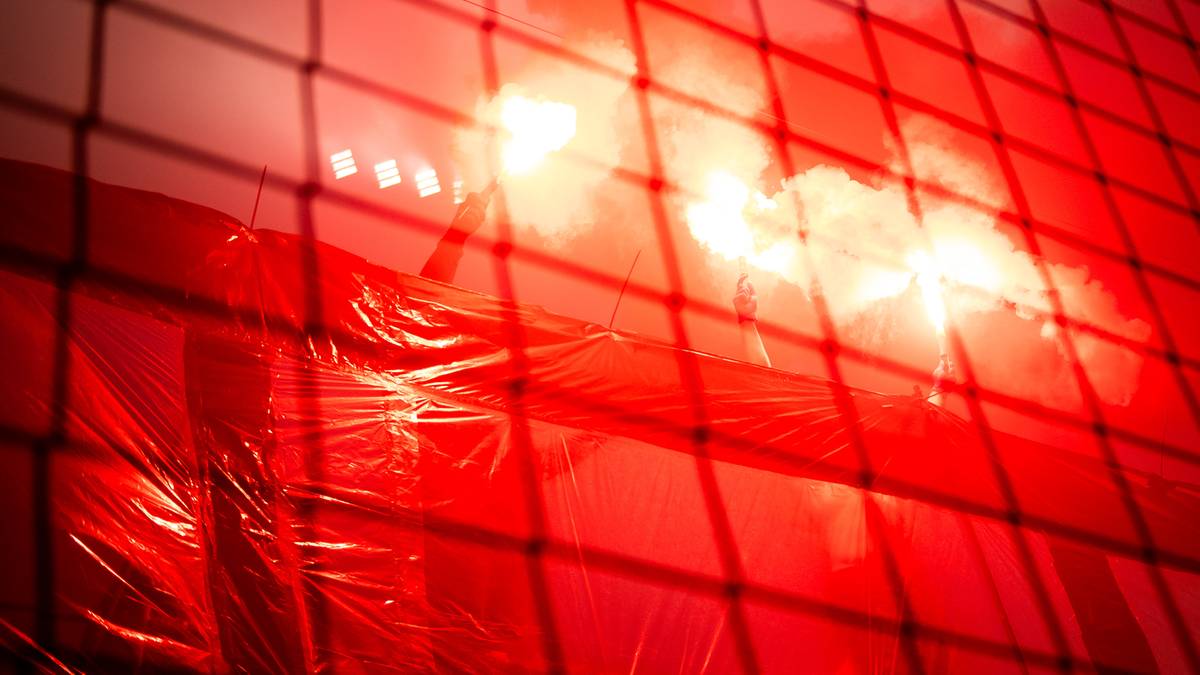 Zaostrzenie kar dla pseudokibiców! Do dwóch lat więzienia za pirotechnikę na stadionach
