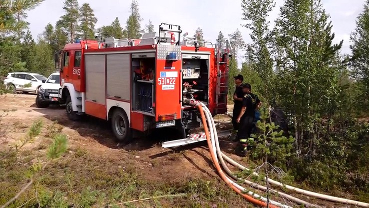 Polscy strażacy w Szwecji: pożar opanowany, przechodzimy do ataku