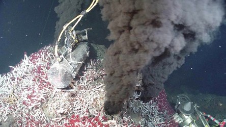 17.08.2018 07:00 NASA zbada kominy hydrotermalne, w których mogło powstać życie na Ziemi