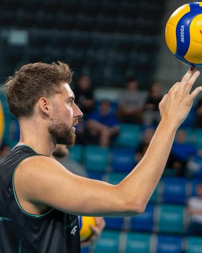 Najciekawsze transfery do klubów PlusLigi przed nowym sezonem 2025/2026. Którzy siatkarze zmienili barwy?