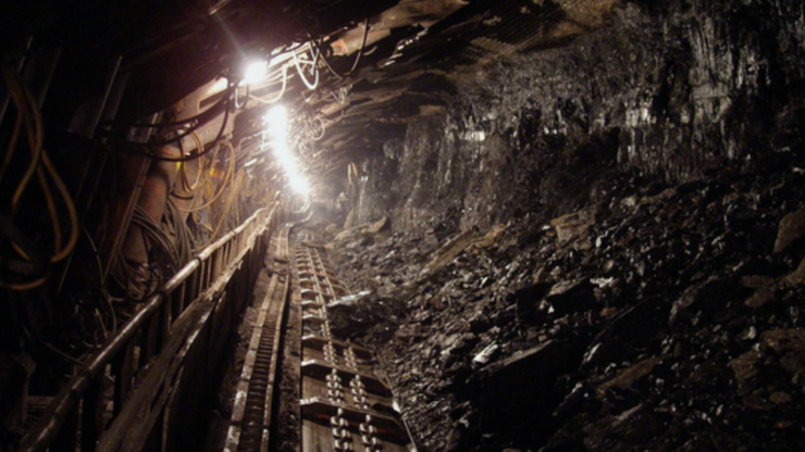 Chiny. 21 górników uwięzionych po wypadku w kopalni Xinjiang