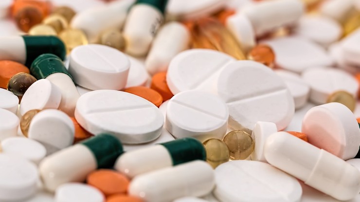 Mniej leków sprzedawanych poza aptekami. Resort zdrowia przygotował nowa listę