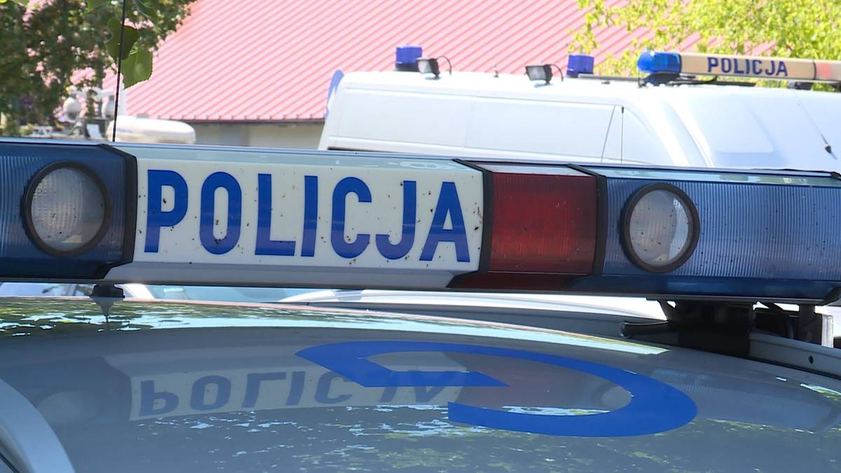 Akcja antyterrorystów w Krakowie. Mężczyzna zabarykadował się w mieszkaniu