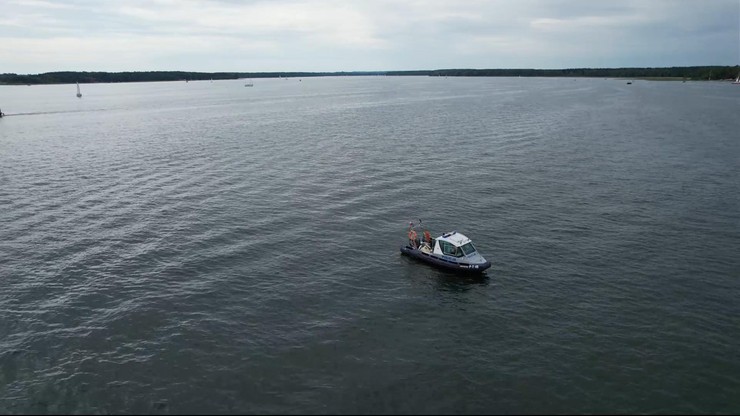 Akcja ratunkowa na jeziorze Tałty. Odnaleziono ciało poszukiwanej 8-latki