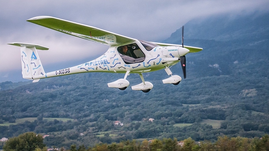 09.06.2019 08:00 Elektryczny samolot pierwszy raz w historii odbywa loty nad Polską