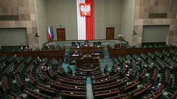 Trzy formacje poza Sejmem, a PiS-owi brakuje 10 pkt proc. Znamy wyniki nowego sondażu