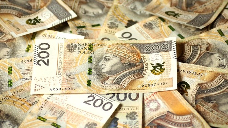 Połowa Polaków zadowolona ze swoich finansów w minionym roku