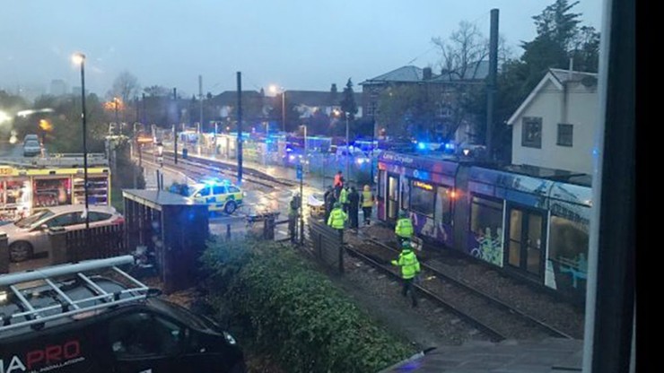 Tragiczny wypadek tramwajowy w Londynie. Siedem osób nie żyje, kilkadziesiąt jest rannych