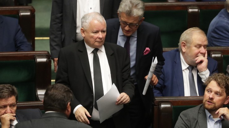 Spotkanie J. Kaczyńskiego z parlamentarzystami PiS. "Musi być większa dyscyplina"
