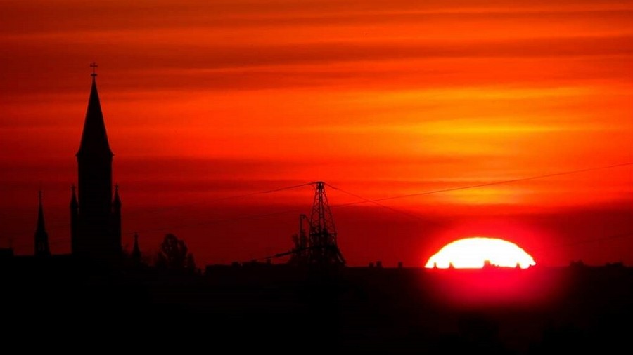 Wschód słońca na Górnym Śląsku. Fot. Damian Dąbrowski / TwojaPogoda.pl