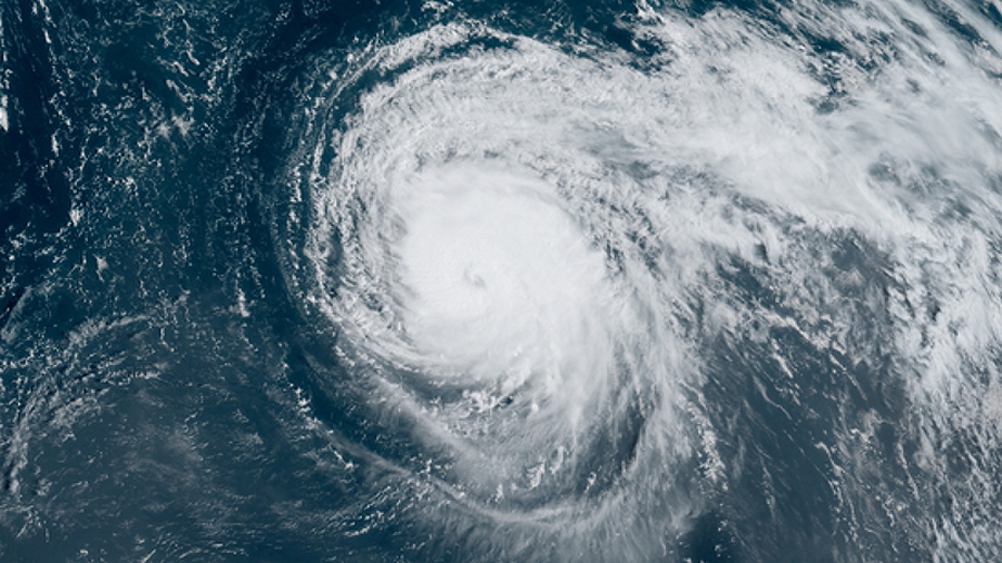 Zdjęcie satelitarne huraganu Lorenzo. Fot. NASA.