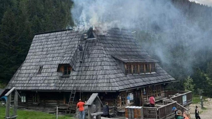 Tatry. Pożar schroniska górskiego na Hali Kondratowej. Nikt nie ucierpiał