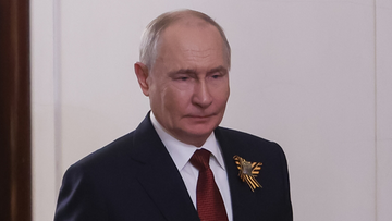 Od "bandy narkomanów" do "pana Zełenskiego". Radykalna zmiana Putina