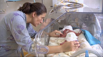 Pierwsze dziecko w Polsce po udanej nowatorskiej operacji rozszczepu kręgosłupa w łonie matki przyszło na świat