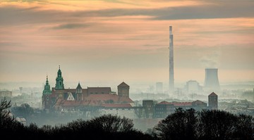 Kraków: od niedzieli całkowity zakaz palenia węglem i drewnem
