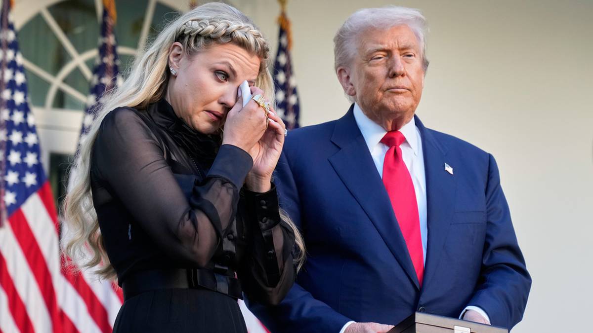 Charlie Kirk pośmiertnie odznaczony przez Trumpa. "Zmotywował kolejne pokolenie"