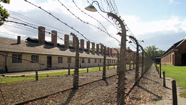 "Polskie obozy" na portalu Politico. Reakcja Muzeum Auschwitz-Birkenau