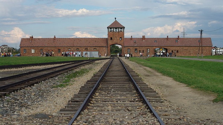 Auschwitz "polskim obozem". Tak napisały hiszpańskie dzienniki. Ambasada interweniuje