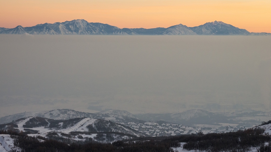 23.01.2021 07:00 Sfotografował smog z zupełnie innej perspektywy. To zdjęcie dosłownie potrafi zaprzeć dech w piersi