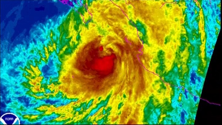 Potężny huragan zbliża się do Meksyku. Prędkość wiatru dochodzi do 120 km/godz