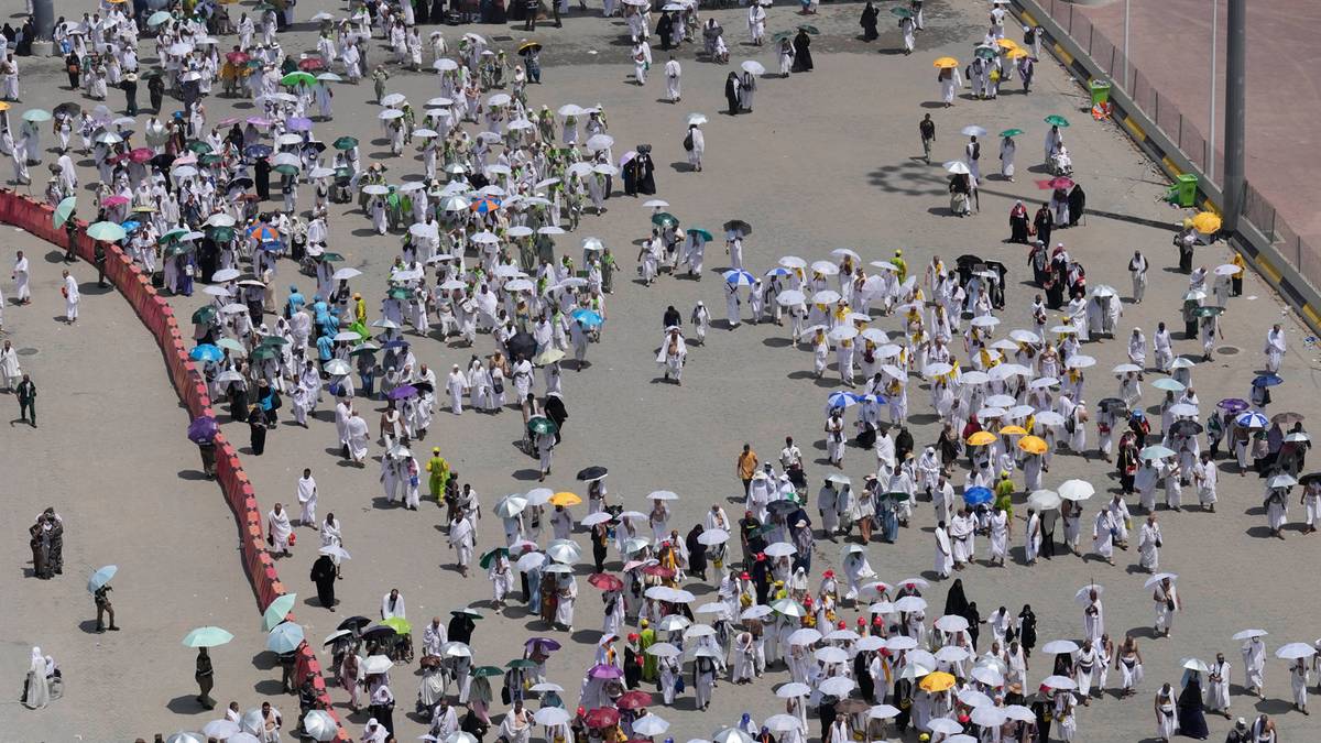 Asia.  Deadly heat wave.  Tragedy during Hajj to Mecca