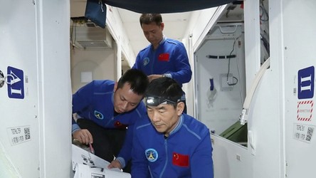 05.08.2021 05:53 Tak chińscy astronauci sprawdzają swój stan zdrowia w stacji kosmicznej [WIDEO]