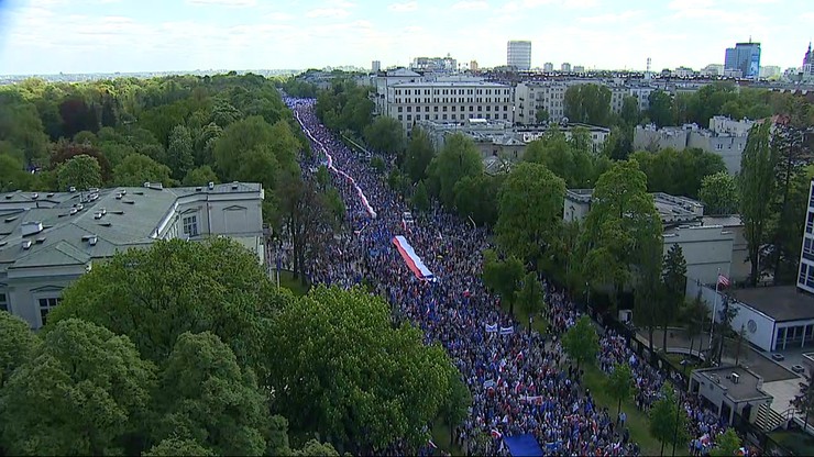 PO organizuje "błękitny marsz" w Warszawie. Liczy na  100 tys. osób