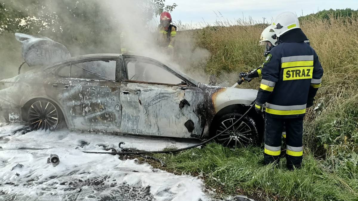 Tragiczny wypadek w Gościnku. Auto stanęło w płomieniach