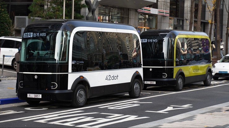 Korea Południowa. Autonomiczny autobus kursuje po ulicach Seulu. "To jest przyszłość"