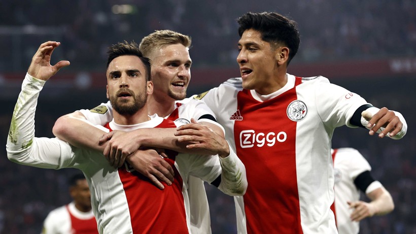Ajax Amsterdam z 36. tytułem mistrza Holandii