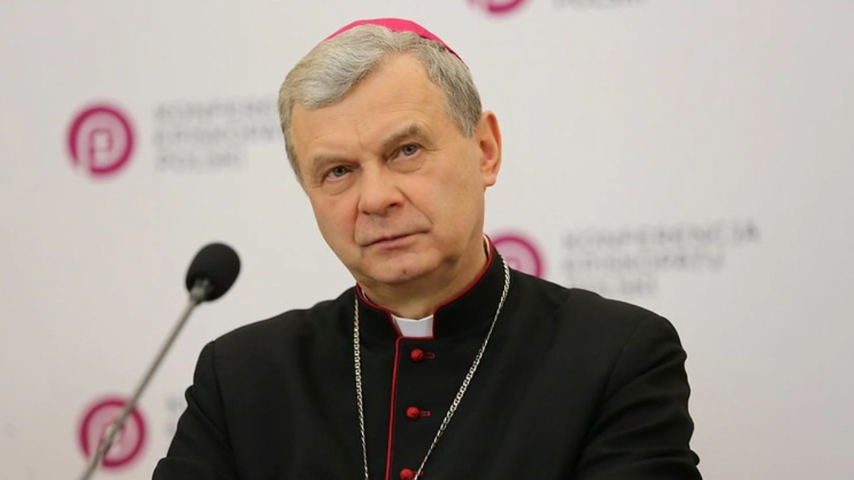 "To rak toczący nasz społeczny organizm". Bp Bronakowski apeluje