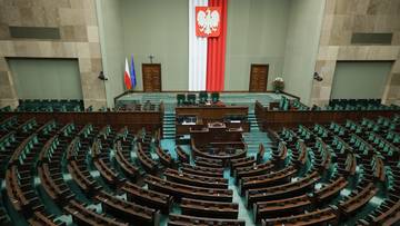 Zmiana lidera, trzy partie poza Sejmem. Najnowszy sondaż