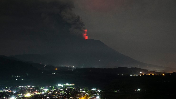 Erupcja wulkanu na Bali "możliwa w każdej chwili". Władze rozważają przymusową ewakuację mieszkańców