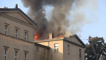Pożar szkoły w Lublińcu. W akcji 20 zastępów strażaków [WIDEO]