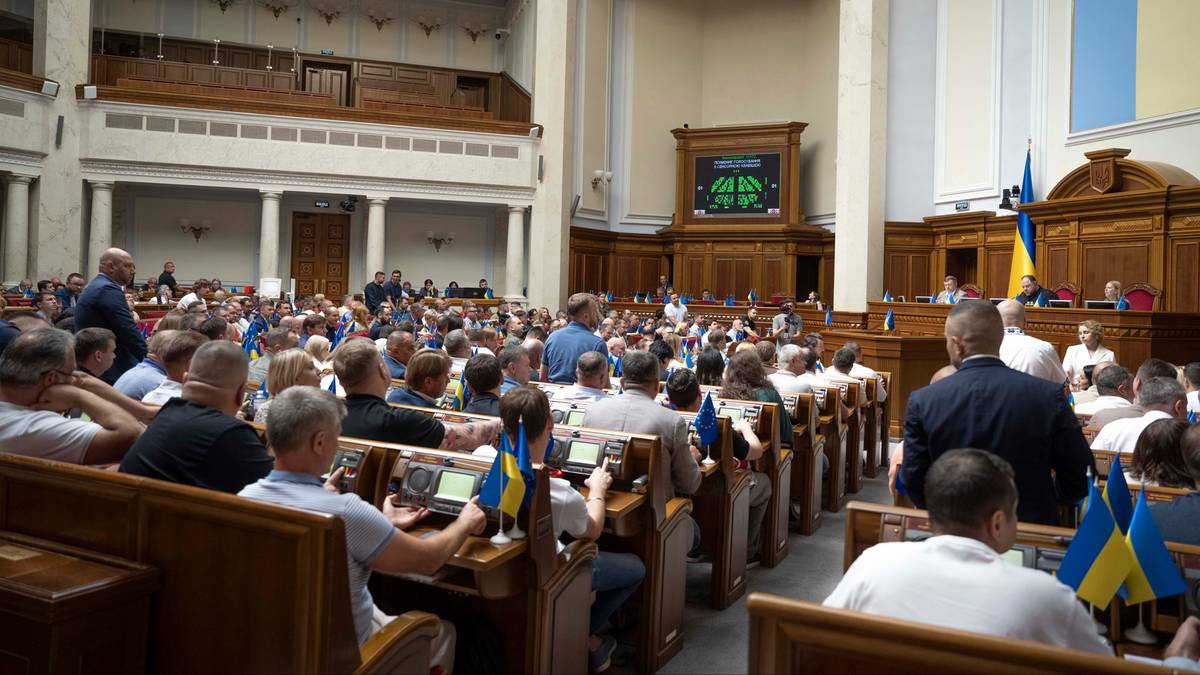 Kontrowersyjna decyzja ukraińskiego parlamentu. UE grozi odcięciem funduszy