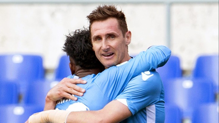"Mario zostań z nami". Kibice Lazio kochają Miroslava Klose