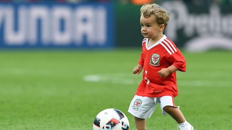 Dzieci walijskich piłkarzy z "zakazem boiskowym"!
