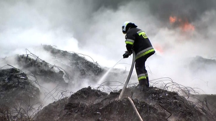 Będzie doniesienie do prokuratury po pożarze na składowisku odpadów w Kartowicach