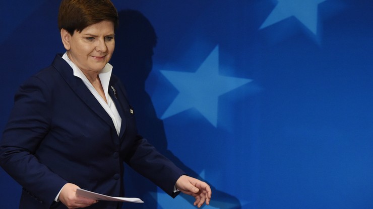 Ponad 100 zawiadomień do prokuratury na premier Szydło ws. TK