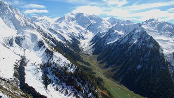 Lawina w austriackich Alpach. Cztery osoby nie żyją