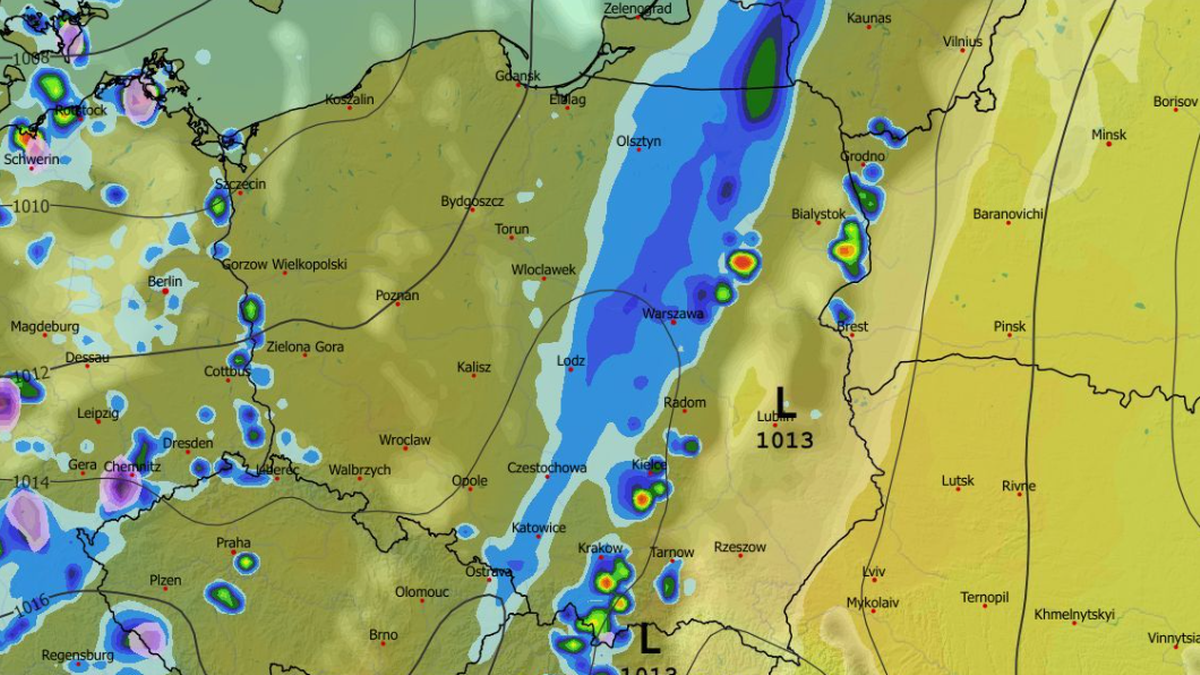 Poniedziałek upłynie pod znakiem większego pogorszenia pogody. Popada więcej deszczu