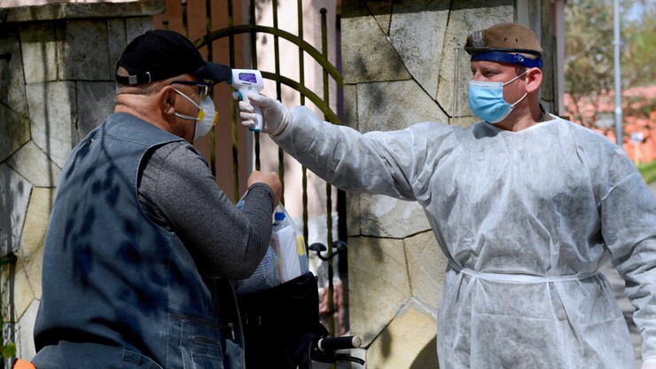 Ponad 600 osób zmarło po zakażeniu koronawirusem w Polsce