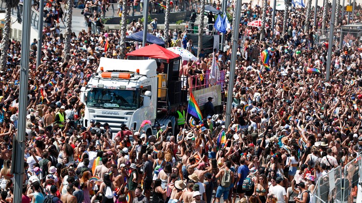 Ponad 100 tys. osób na paradzie LGBT+ w Tel Awiwie