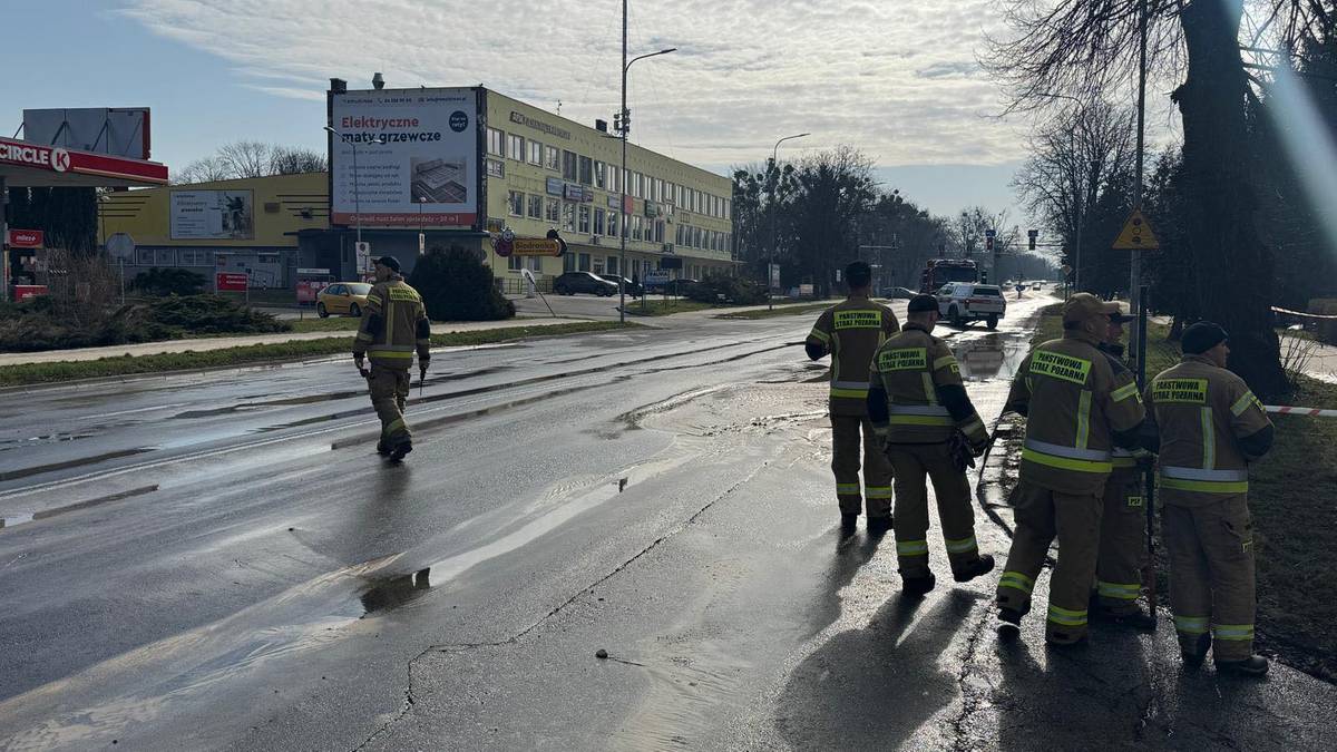 Awaria w Zamościu. Mieszkańcy bez bieżącej wody, trwa akcja służb