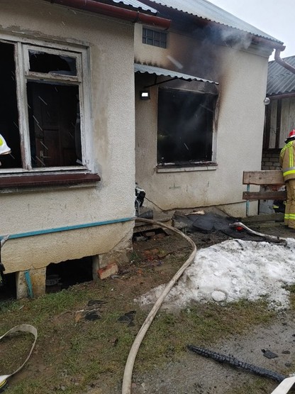 Ewakuowali niepełnosprawnego przez okno. Pożar w Przysietnicy