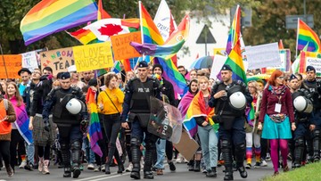 Marsz Równości przeszedł ulicami Torunia. Wśród haseł: kochane nasze dzieci, idziemy po wasze prawa